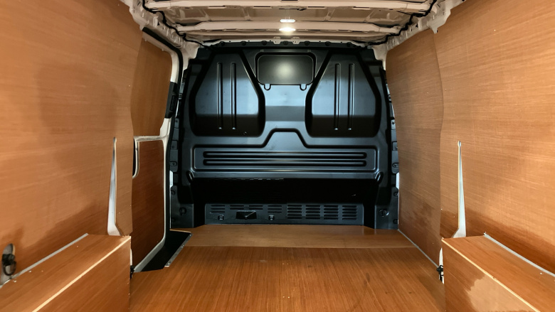 Volkswagen Transporter T32 Lwb Diesel 2.0 TDI 150 Commerce Plus Van